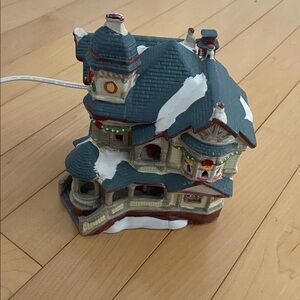 Christmas 🎄 Lighted Brampton House Festive Decor